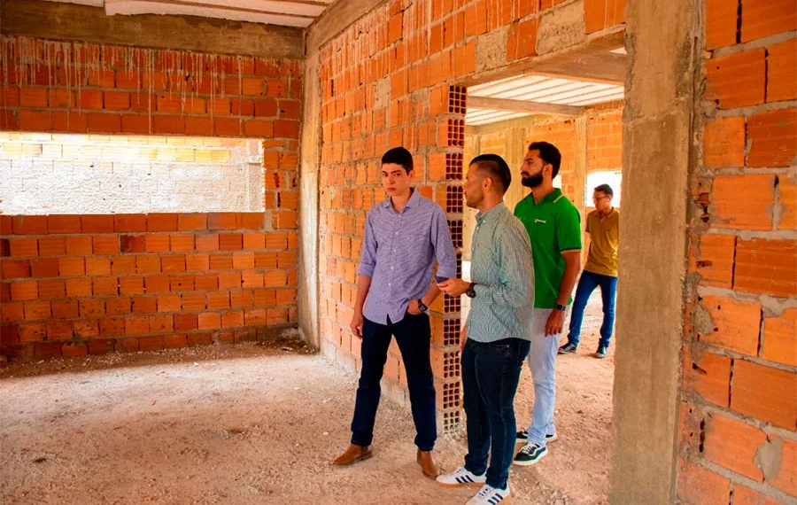 Prefeito Celso Morais visita obras em andamento em diferentes regiões de Paraíso do Tocantins