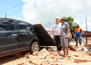 Eduardo acompanha danos após temporal no Jardim Taquari e Prefeitura articula apoio às famílias afetadas
