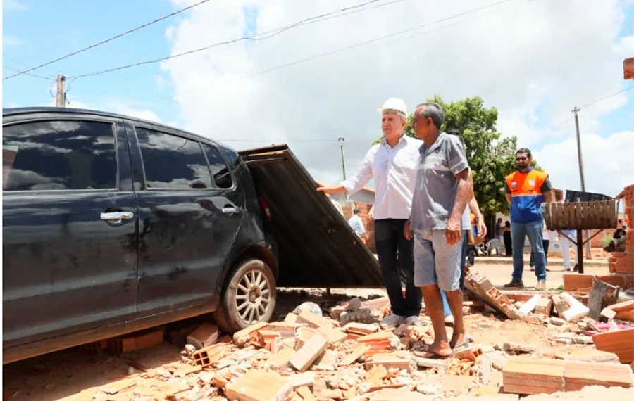 Eduardo acompanha danos após temporal no Jardim Taquari e Prefeitura articula apoio às famílias afetadas