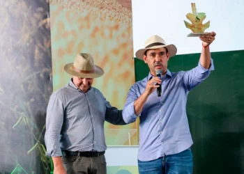 Na “Abertura Nacional da Colheita de Soja 2026”, Vicentinho Júnior defende fim da cobrança do Fundo Estadual de Transporte no Estado