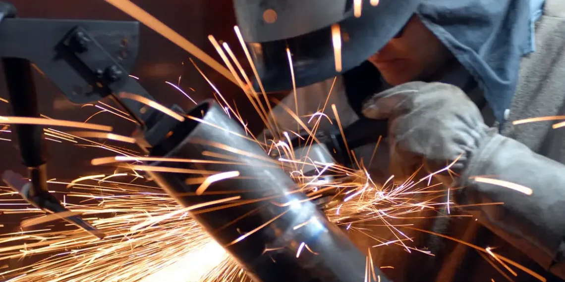 Juros altos travam crédito para 80% das indústrias, revela pesquisa da CNI/ABDE