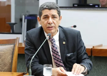 EM OFF | Valdemar Jr garante que não usará CCJ para retaliar Wanderlei; Laurez reclama da retirada de seu gabinete do Palácio, mas governista diz que ele não vinha utilizando o espaço