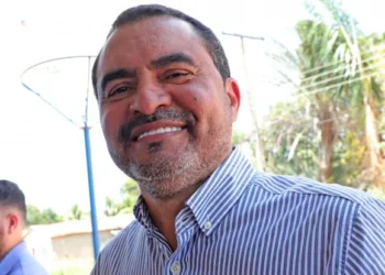 Em discurso, Wanderlei admite que pediu a retirada de Laurez do Palácio: “Porque eu não queria ter a convivência com quem me traiu”