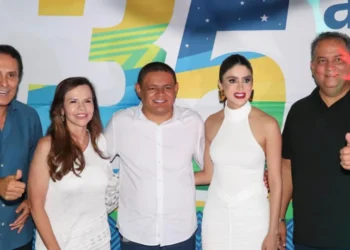 Carlos Gaguim prestigia programação de 35 anos de Lagoa da Confusão ao lado de Dorinha e Eduardo Gomes