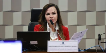 No Senado, Dorinha Seabra propõe atendimento psicológico via SUS para brasileiras vítimas de violência no exterior