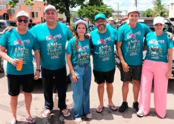 Senador Eduardo Gomes marca presença no carnaval em Dianópolis e Porto Nacional e visita indústria de refrescos em Taguatinga