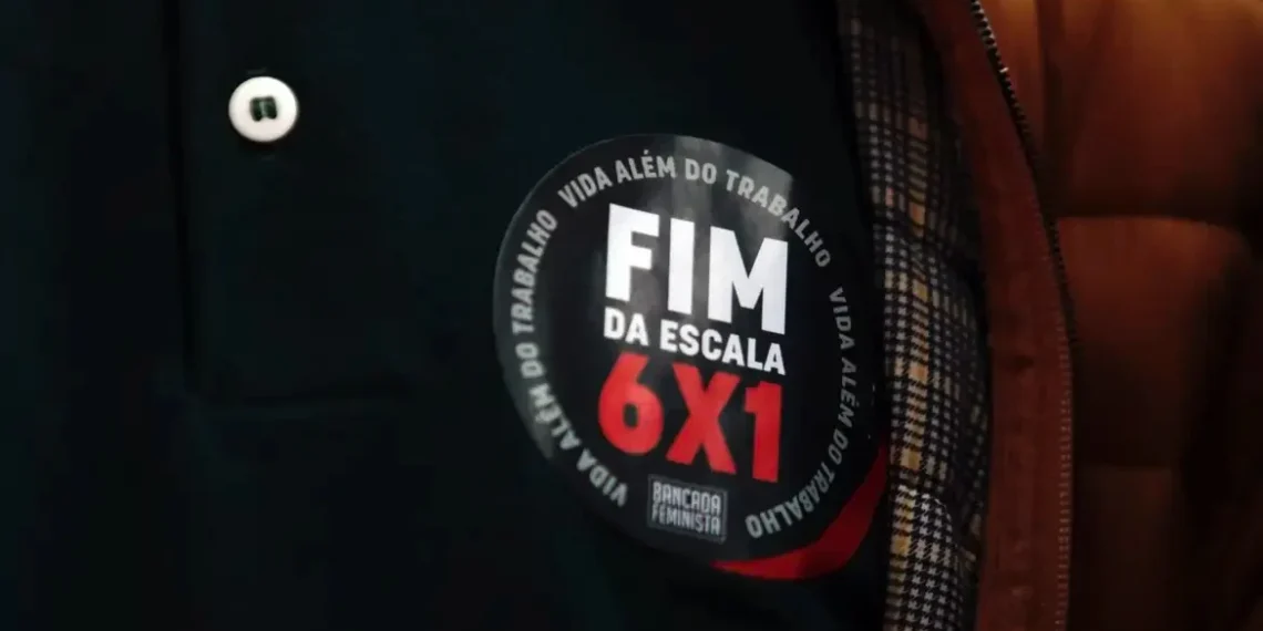 Pesquisa diz que 73% dos brasileiros apoiam fim da escala 6×1