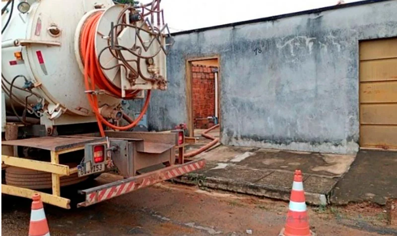 Gurupi e BRK realizam esgotamento de 17 fossas sépticas sem custo para moradores no setor João Lisboa da Cruz