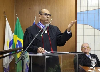 Na posse solene como procurador-geral de Contas, Marcos Modes se compromete com atuação “incansável e técnica”