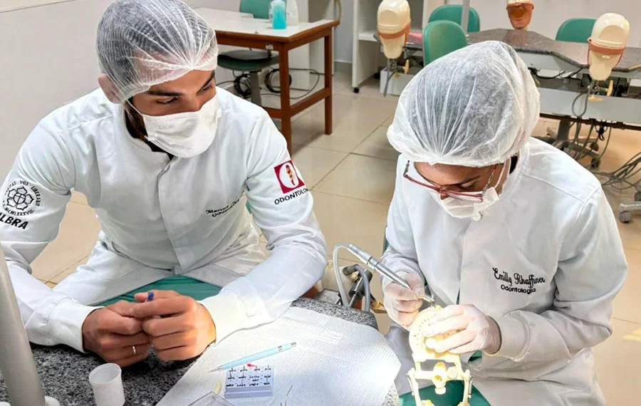 Candidatos às residências médicas e multiprofissionais devem ficar atentos ao período das matrículas, alerta ESPP