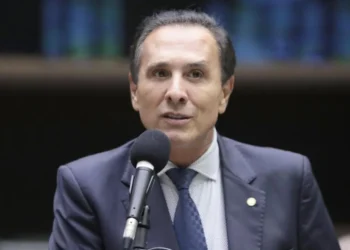 Vicentinho e Alexandre Guimarães vão à casa de Gaguim em meio à insatisfação de deputado com chapa palaciana