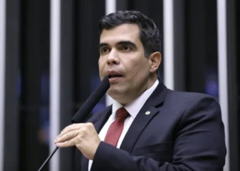 Ricardo Ayres fortalece aplicação da Lei Maria da Penha e amplia proteção às vítimas
