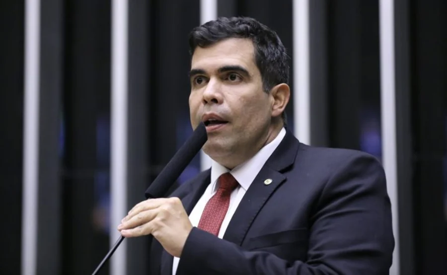 Ricardo Ayres fortalece aplicação da Lei Maria da Penha e amplia proteção às vítimas