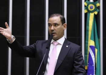 Deputado Vicentinho Jr se filia e assume comando do PSDB do Tocantins