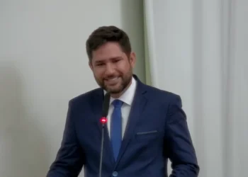 Empossado, Miguel Barros elenca desenvolvimento econômico como principal pauta na Câmara e garante não usar Tribuna como “palco de ataques vazios”