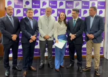 Eduardo Siqueira assume presidência do Podemos em cerimônia no Congresso e recebe filiações do ex-governador Sandoval e do ex-deputado Damaso