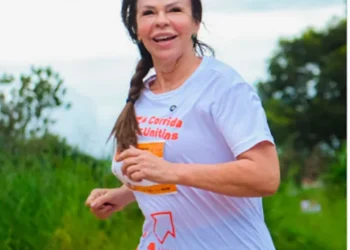 Dorinha celebra 35 anos da Unitins e participa da corrida comemorativa; evento reuniu cerca de 3 mil integrantes