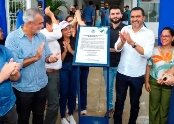Estado entrega reforma da Escola Brasil em Porto Nacional e autoriza novas obras da educação com investimento de R$ 7,6 milhões