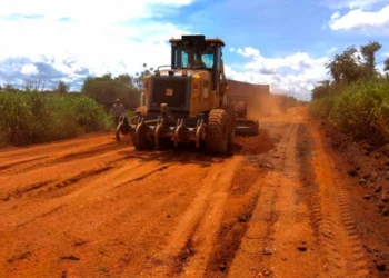 Força-tarefa do governo atua de forma emergencial em rodovias na manutenção de pontes e operação tapa-buracos durante período chuvoso, diz Ageto