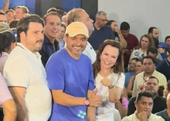 Dorinha Seabra entra na disputa pelo Palácio com apoio de Wanderlei e mostra força ao reunir de 114 prefeitos em evento de pré-campanha
