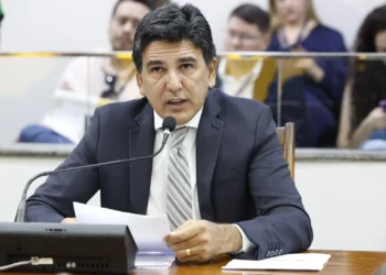Com apenas 34% do quadro de agentes de trânsito ativo, Júnior Geo cobra concurso no Detran