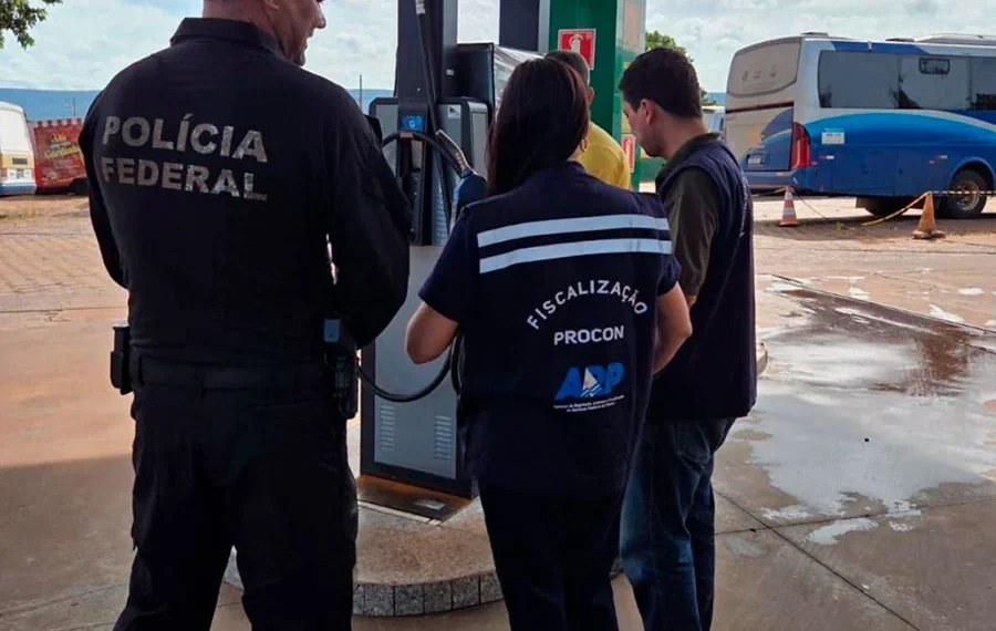 Em ação conjunta com a Senacon, ANP e PF, Procon realiza operação de fiscalização em postos de combustível na Capital