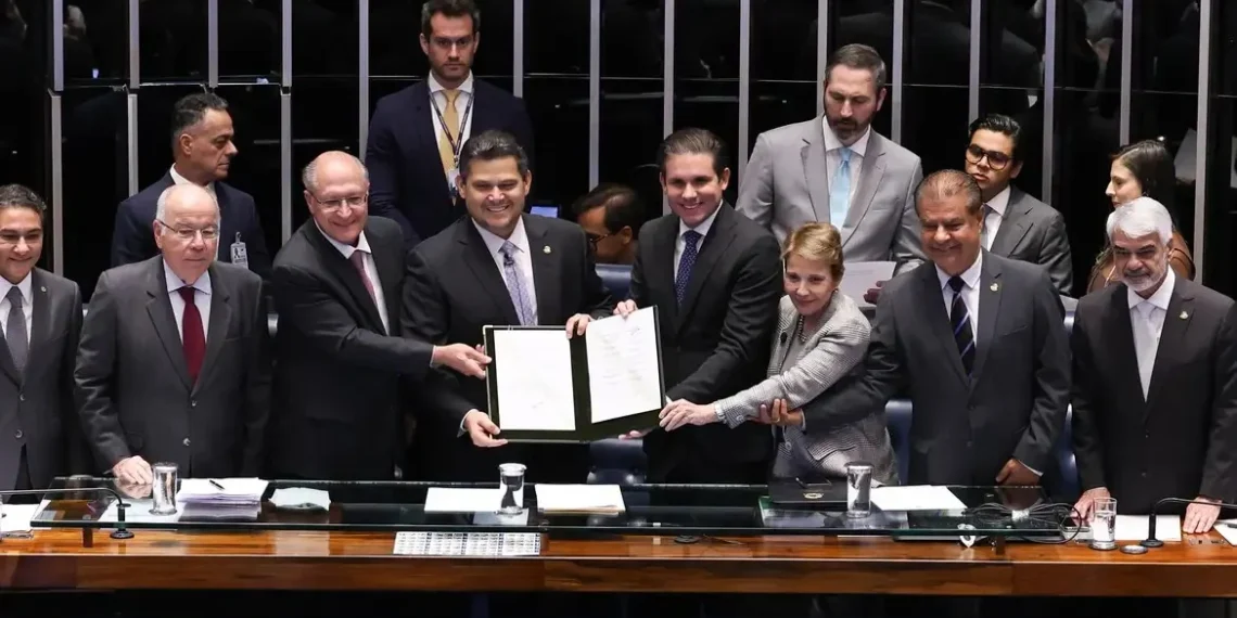 Congresso Nacional promulga acordo entre Mercosul e União Europeia; Davi Alcolumbre: “Comércio é a chave da paz mundial”