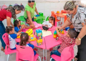 Prefeitura de Araguaína garante reajuste salarial em 4,44% para todos os servidores municipais e progressão aos professores