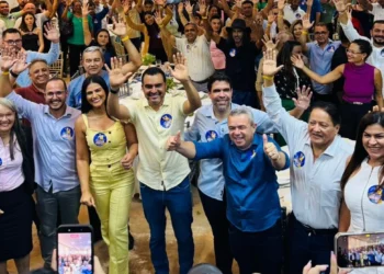 Para prestar contas do mandato na Câmara, Ricardo Ayres reúne 43 prefeitos e 230 vereadores em evento com presença do governador Wanderlei