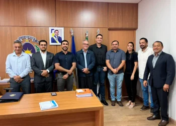Palmas e Estado discutem projetos sobre novo setor industrial, expansão da Avenida Siqueira Campos e doação de boxes para comércios públicos da Capital