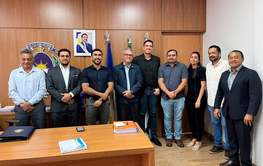 Palmas e Estado discutem projetos sobre novo setor industrial, expansão da Avenida Siqueira Campos e doação de boxes para comércios públicos da Capital