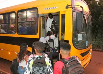 MPE aciona Justiça para garantir transporte escolar a alunos de Peixe e pede multa de R$ 500 por cada estudante não transportado