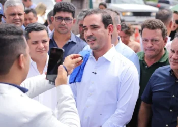 Na Asscam, Vicentinho afirma não desejar a cassação do governador Wanderlei, mas garante “grandes embates” no período eleitoral; à Dorinha, parlamentar promete “debate respeitoso”