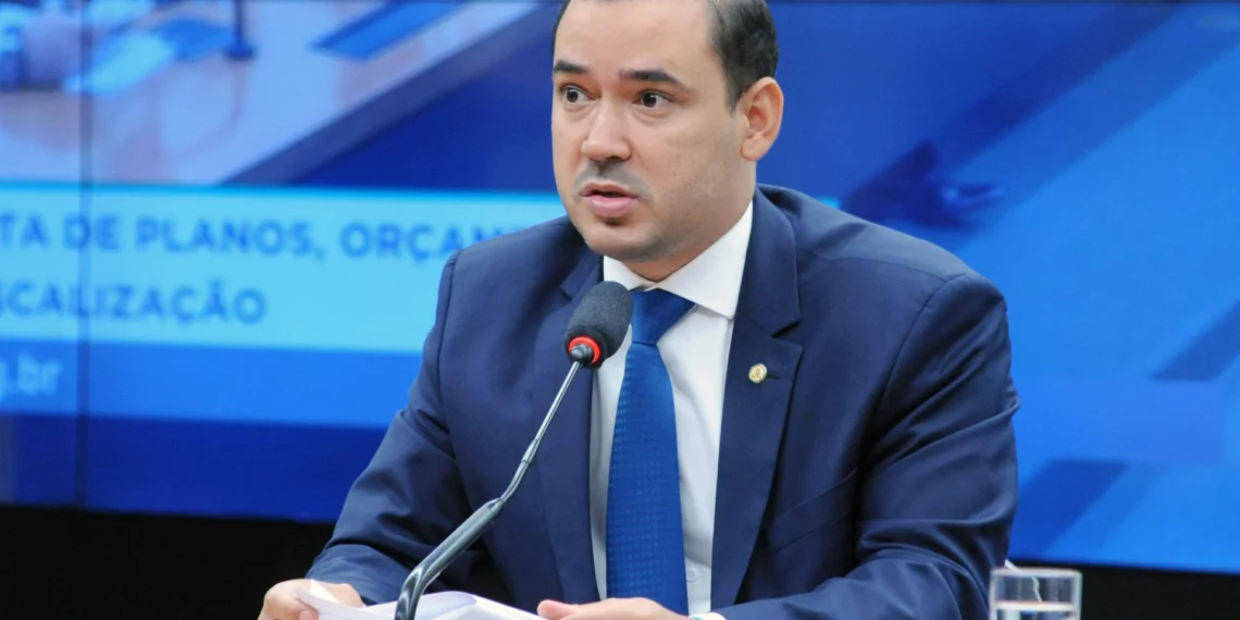 Em pré-campanha, Vicentinho Júnior destaca elaboração do plano de governo e anuncia ferramenta para permitir participação popular