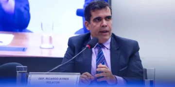 Ricardo Ayres seguirá como vice-líder do maior bloco parlamentar da Câmara
