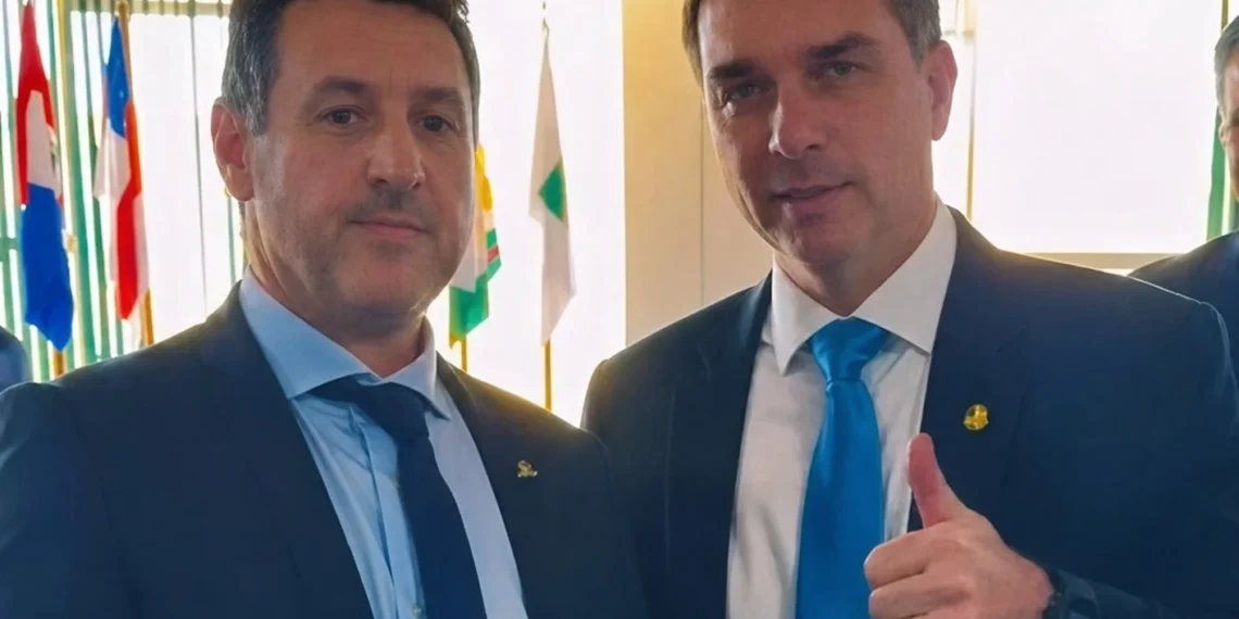Maurício Buffon tem encontro com Flávio Bolsonaro e convida presidenciável a cumprir agenda no Tocantins