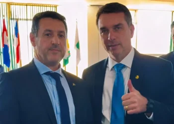 Maurício Buffon tem encontro com Flávio Bolsonaro e convida presidenciável a cumprir agenda no Tocantins