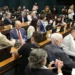 Com parecer favorável, PEC do fim da escala 6×1 tem votação na CCJ adiada por pedidos do PL e PSDB