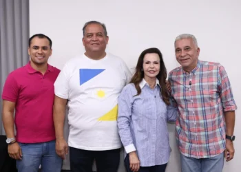 Amastha abre mão de pré-candidatura a governo para apoiar Dorinha e escolhe Podemos para disputar vaga na Aleto