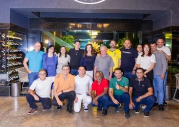 Em Brasília, senadora Dorinha garante apoio do prefeito Celso Morais e de 12 dos 15 vereadores de Paraíso do Tocantins