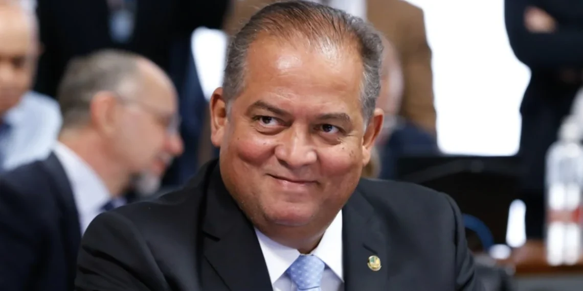 Vice-presidente do Senado, Gomes reage à proposta de acabar com Câmaras em cidades com menos de 30 mil habitantes: “A demagogia precisa de freio”