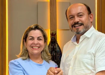 Pré-candidatura de Sandoval Cardoso à Câmara angaria apoio da prefeita de Guaraí, Fátima Coelho 