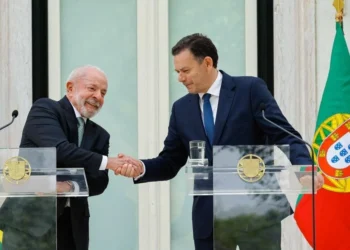 Com superávit de US$ 2 bilhões na balança comercial, Lula defende Portugal como porta de entrada de empresas brasileiras para Europa