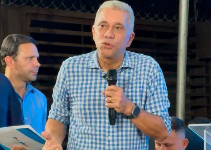 Vereador Amastha participa da inauguração da nova praça do Bertaville, em Palmas