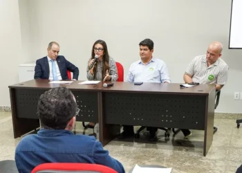 Em audiência extrajudicial, governo estadual projeta edital do concurso da saúde entre junho e agosto