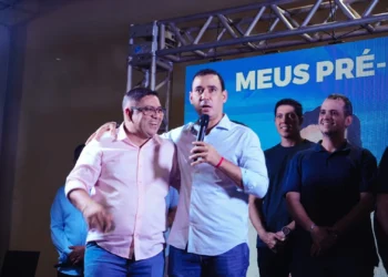 Em Araguaína, Vicentinho Júnior recebe apoio do vereador Flávio Cabanhas e reforça pré-campanha