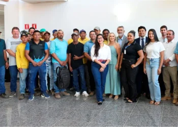 Antes da inauguração do prédio, presidente da Aleto homenageia trabalhadores responsáveis pela obra com café da manhã