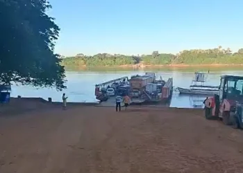 Balsa entre Pedro Afonso e Tupirama começa a operar após interdição de ponte na BR-235