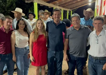 Osires Damaso prestigia Festa de Pouso do Divino Espírito Santo com prefeito de Natividade