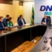 Em Brasília, governador se reúne com DNIT para discutir melhorias na TO-010 após interdição da ponte em Pedro Afonso